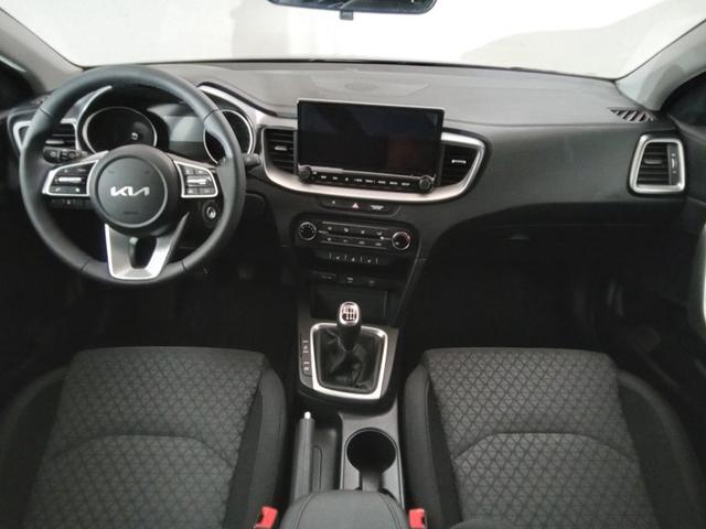 Kia Ceed Silver 1.5 T-GDI 6-Gang 