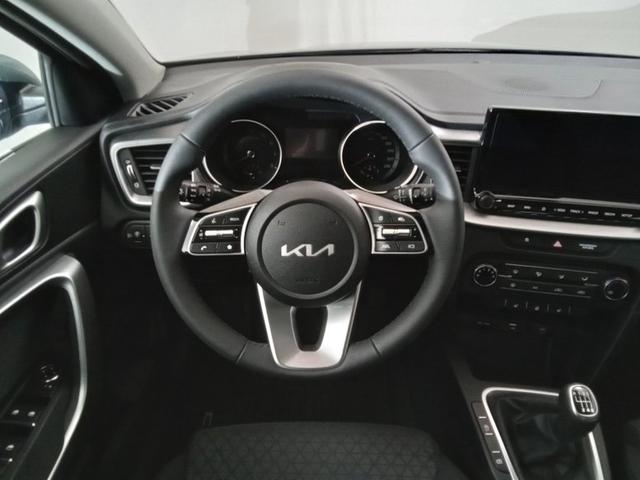 Kia Ceed Silver 1.5 T-GDI 6-Gang 