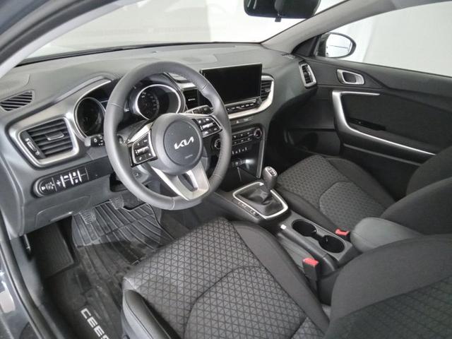 Kia Ceed Silver 1.5 T-GDI 6-Gang 