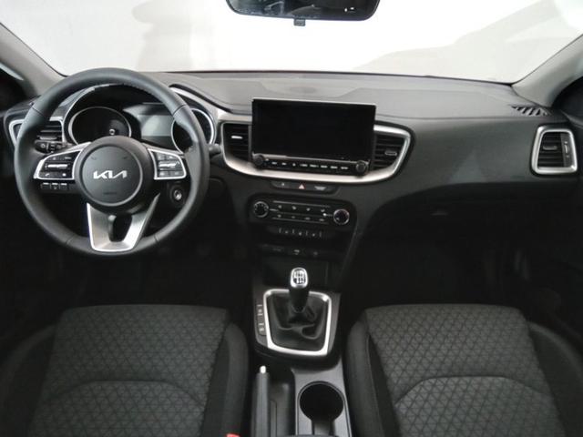 Kia Ceed Silver 1.5 T-GDI 6-Gang 