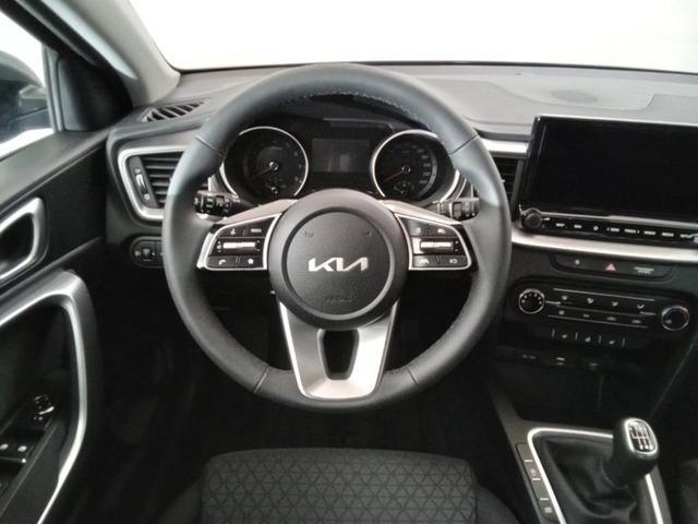 Kia Ceed Silver 1.5 T-GDI 6-Gang 