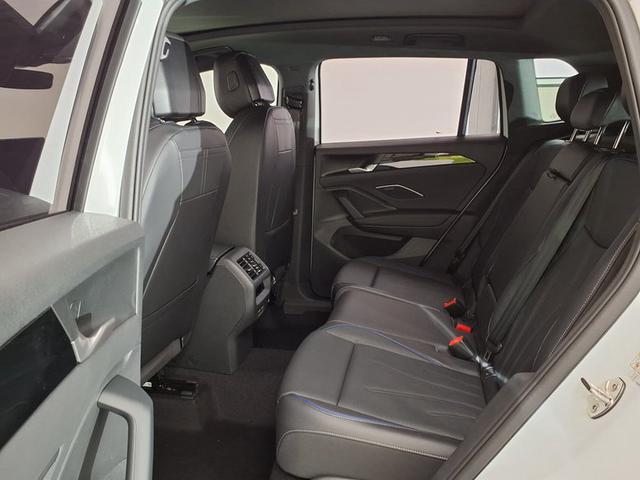 Volkswagen Tiguan R-Line 1.5 eTSI OPF DSG 