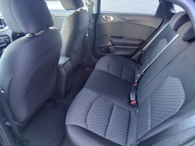 Kia Ceed Silver 1.5 T-GDI 6-Gang 