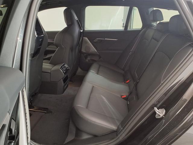 BMW 5er Touring M Sportpaket Pro 3.0 8-Gang Steptronic xDrive 