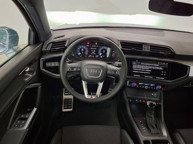 Audi Q3 S line 40 TFSI 2.0 7-Gang tronic quattro 