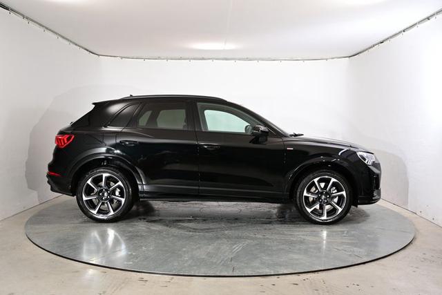 Audi Q3 S line 40 TFSI 2.0 7-Gang tronic quattro 