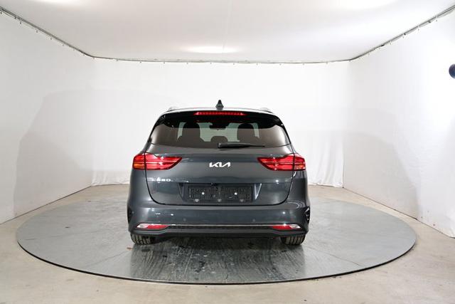 Kia Ceed Sportswagon Silver 1.5 T-GDI 6-Gang 
