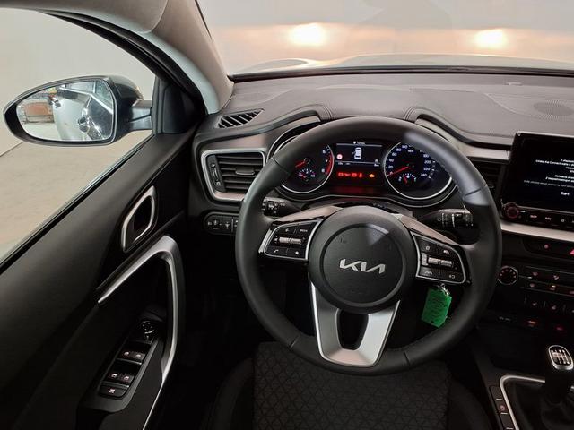 Kia Ceed Sportswagon Silver 1.5 T-GDI 6-Gang 