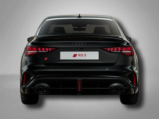 Audi RS3 Limousine 2.5 TFSI 7-Gang S tronic 