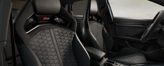 Audi RS3 Sportback 2.5 TFSI 7-Gang S tronic 