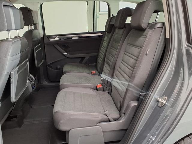 Volkswagen Touran Highline R-Line 1.5 TSI 7-Gang-DSG 