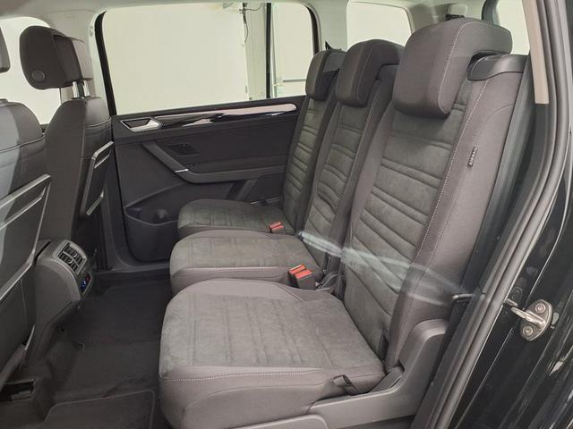 Volkswagen Touran Highline R-Line 1.5 TSI 7-Gang-DSG 
