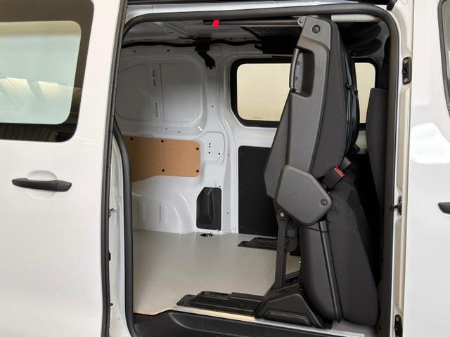 Opel Vivaro Flexkabine M (L2) 2.2 Diesel 150 6-Gang 