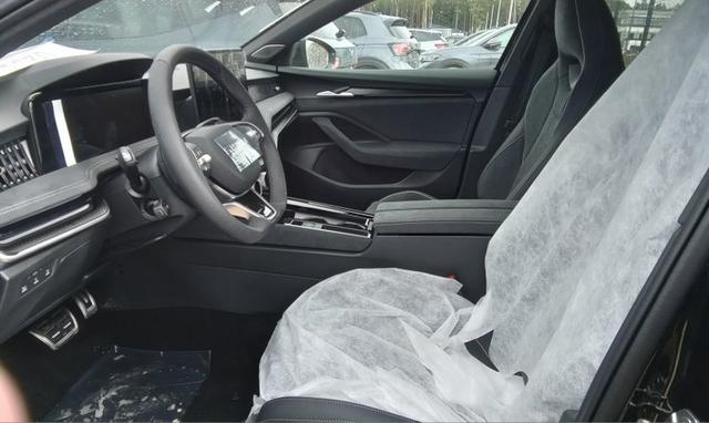 Skoda Superb Combi Sportline 2.0 TDI 7-Gang-DSG 4x4 