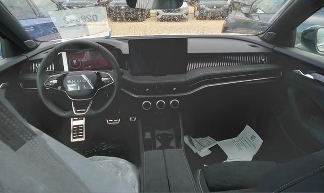 Skoda Superb Combi Sportline 2.0 TDI 7-Gang-DSG 4x4 