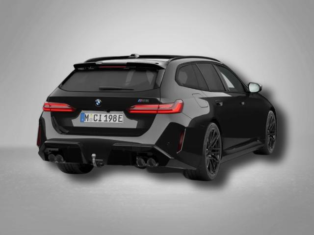 BMW M5 M 4.4 V8 Plug in Hybrid 8-Gang Steptronic 