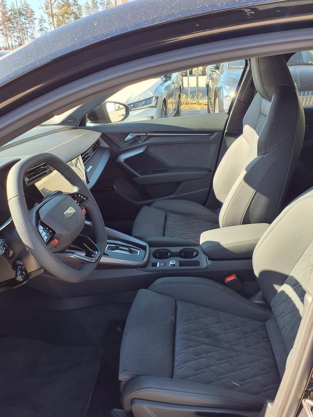 Audi RS3 Sportback 2.5 TFSI 7-Gang S tronic quattro 