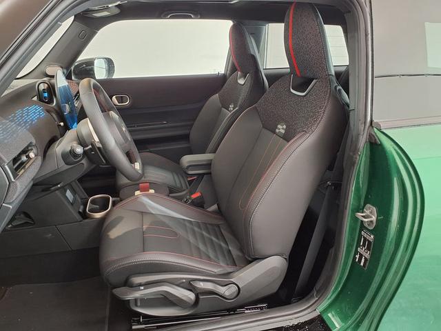 MINI Cooper S John Works Trim 2.0 7-Gang Steptronic 