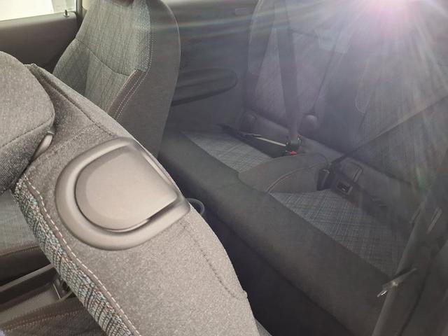 MINI Cooper C Essential Trim 1.5 7-Gang Steptronic 