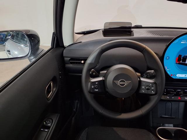 MINI Cooper C Essential Trim 1.5 7-Gang Steptronic 