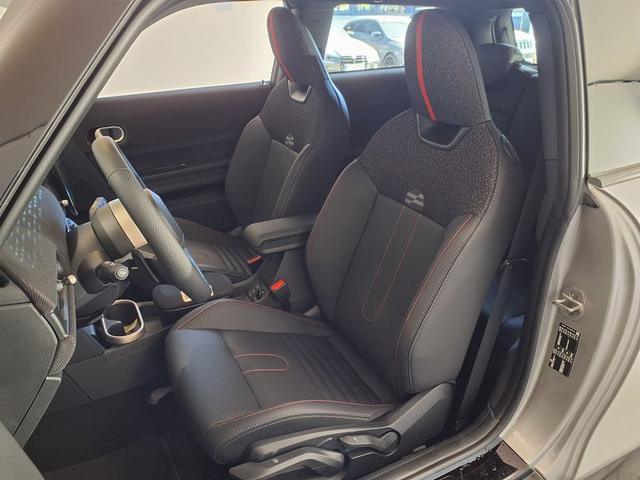 MINI Cooper S John Works Trim 2.0 7-Gang Steptronic 