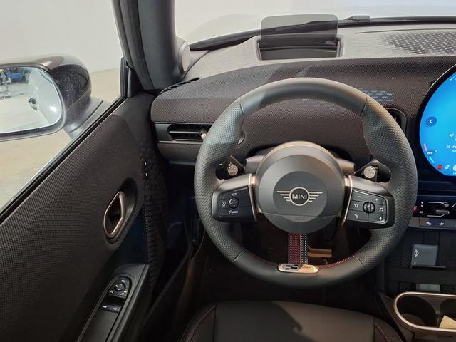 MINI Cooper S John Works Trim 2.0 7-Gang Steptronic 