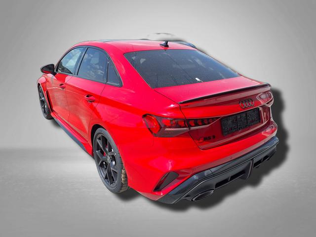Audi RS3 Limousine 2.5 TFSI 7-Gang S tronic 