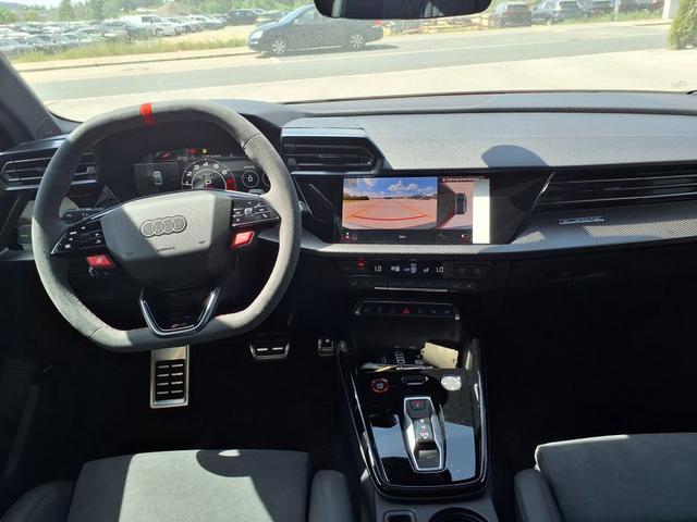 Audi RS3 Limousine 2.5 TFSI 7-Gang S tronic 