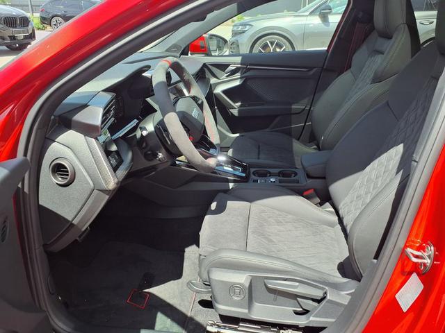 Audi RS3 Limousine 2.5 TFSI 7-Gang S tronic 
