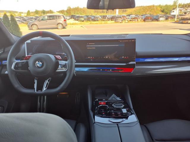 BMW M5 M 4.4 V8 Plug in Hybrid 8-Gang Steptronic 