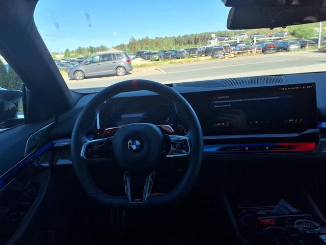 BMW M5 M 4.4 V8 Plug in Hybrid 8-Gang Steptronic 