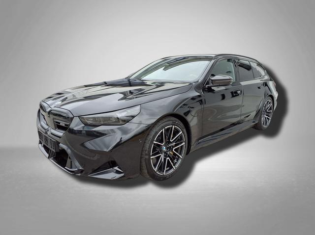 BMW M5 - Touring 4.4 8-Gang Steptronic xDrive