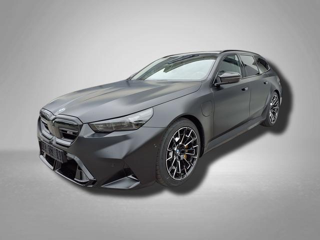 BMW M5 - M 4.4 V8 Plug in Hybrid 8-Gang Steptronic