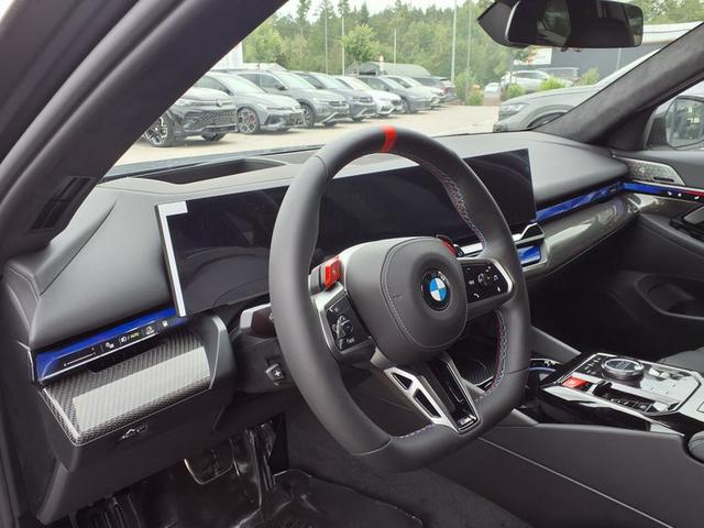 BMW M5 M 4.4 V8 Plug in Hybrid 8-Gang Steptronic 