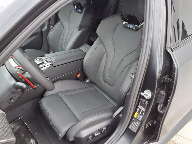 BMW M5 M 4.4 V8 Plug in Hybrid 8-Gang Steptronic 
