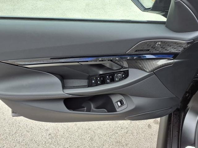 BMW M5 M 4.4 V8 Plug in Hybrid 8-Gang Steptronic 