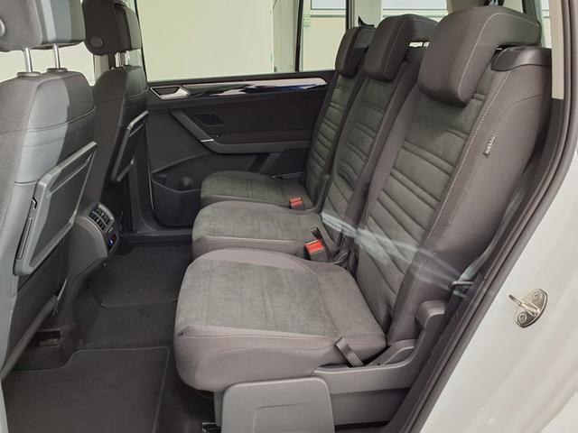 Volkswagen Touran Highline R-Line 2.0 TDI 7-Gang-DSG 