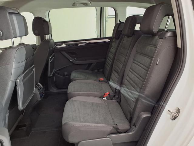 Volkswagen Touran Highline R-Line 1.5 TSI 7-Gang-DSG 
