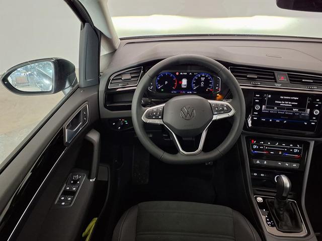 Volkswagen Touran Highline R-Line 1.5 TSI 7-Gang-DSG 
