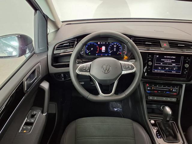 Volkswagen Touran Highline R-Line 1.5 TSI 7-Gang-DSG 