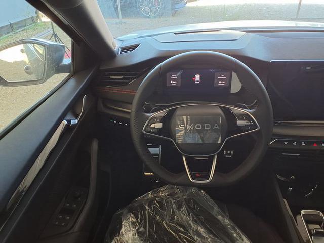Skoda Octavia Combi RS 2.0 TSI 7-Gang-DSG 