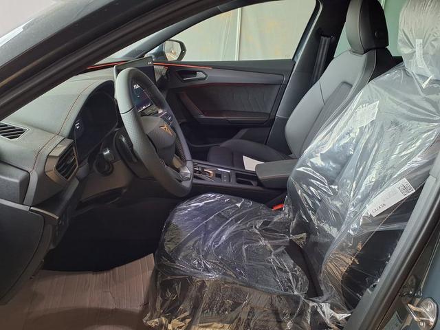 Cupra Leon 1.5 eTSI 7-Gang-DSG 