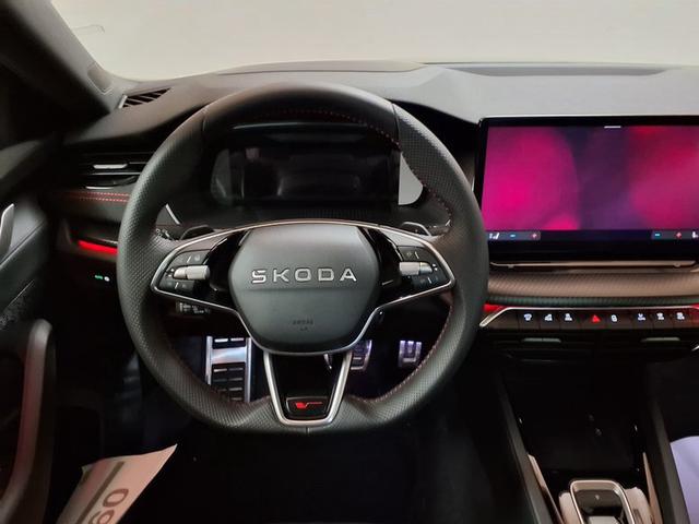Skoda Octavia Combi RS 2.0 TSI 7-Gang-DSG 