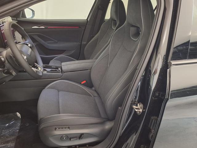 Skoda Superb Combi Sportline 2.0 TSI 7-Gang-DSG 4x4 