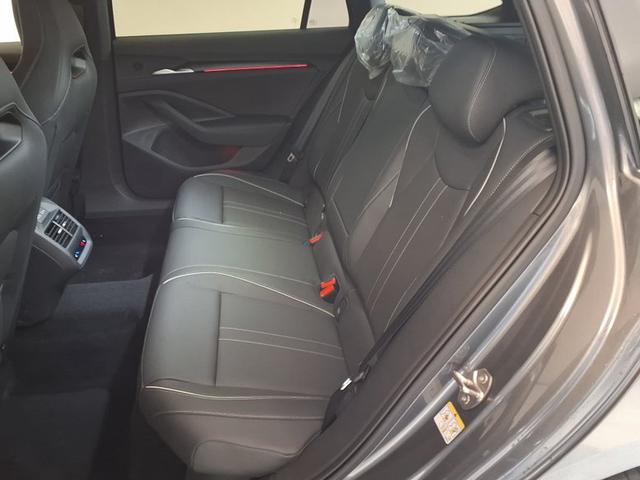 Skoda Superb Combi Sportline 2.0 TDI 7-Gang-DSG 4x4 
