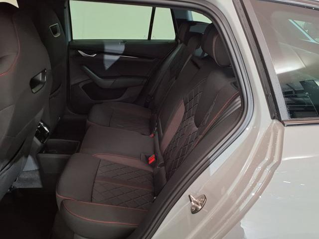 Skoda Octavia Combi RS 2.0 TSI 7-Gang-DSG 