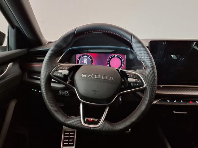 Skoda Octavia Combi RS 2.0 TSI 7-Gang-DSG 