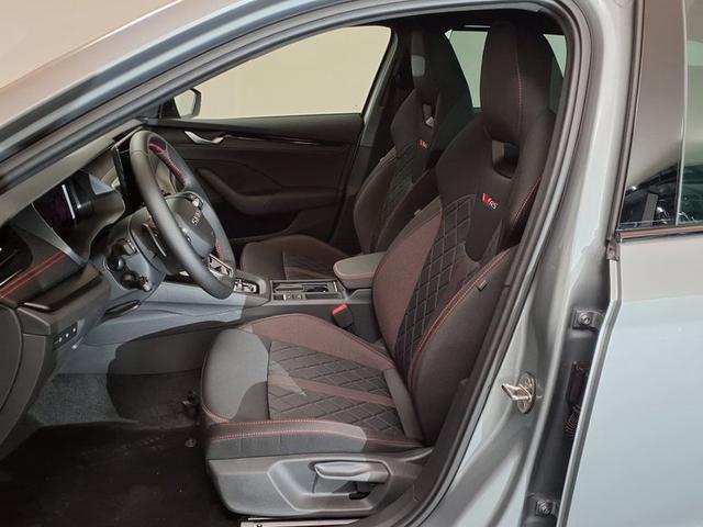 Skoda Octavia Combi RS 2.0 TSI 7-Gang-DSG 