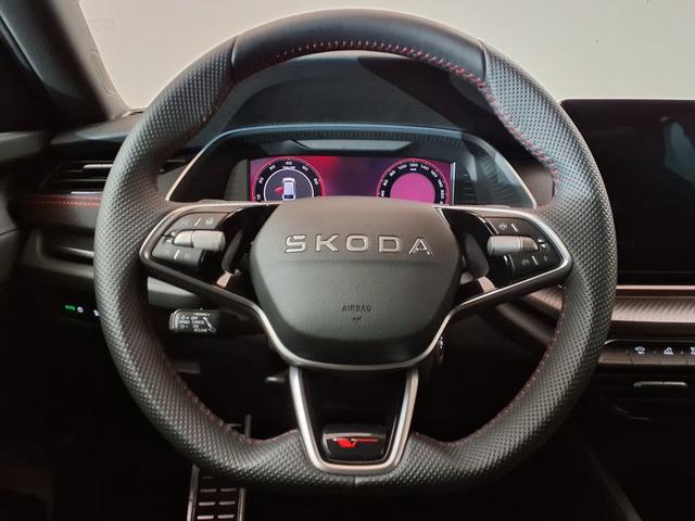 Skoda Octavia Combi RS 2.0 TSI 7-Gang-DSG 