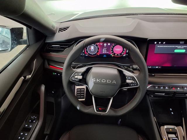 Skoda Octavia Combi RS 2.0 TSI 7-Gang-DSG 
